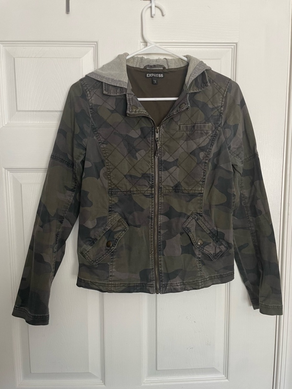Express Women’s size Small Camo Utility Jacket with Gray Heather Hood